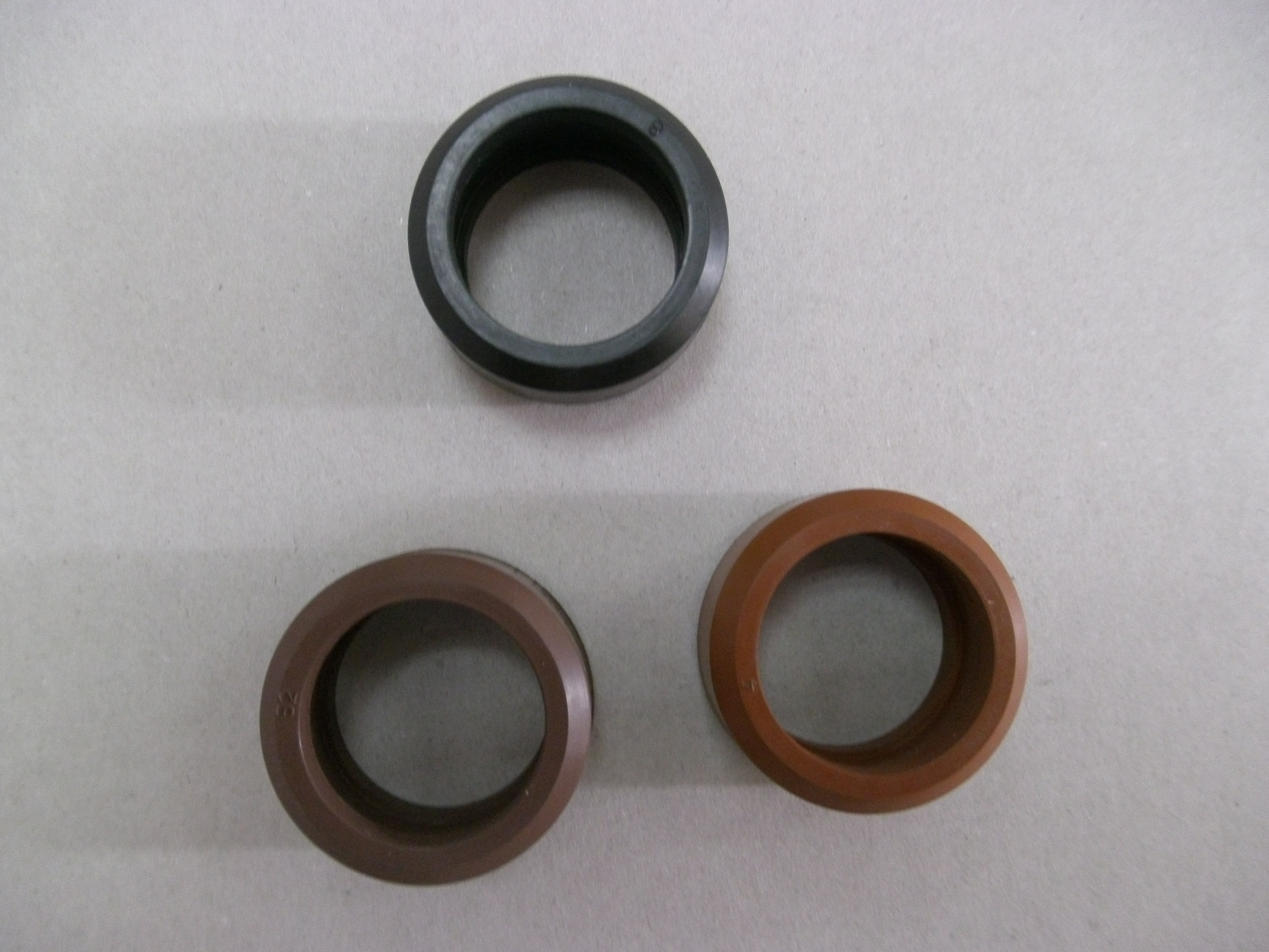 棕色小尺寸氟橡膠密封雜件制品